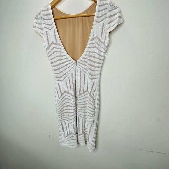 NWT Dress The Population White & Nude Sequin Aztec Print Open Back Cap Sleeve S - Picture 7 of 14